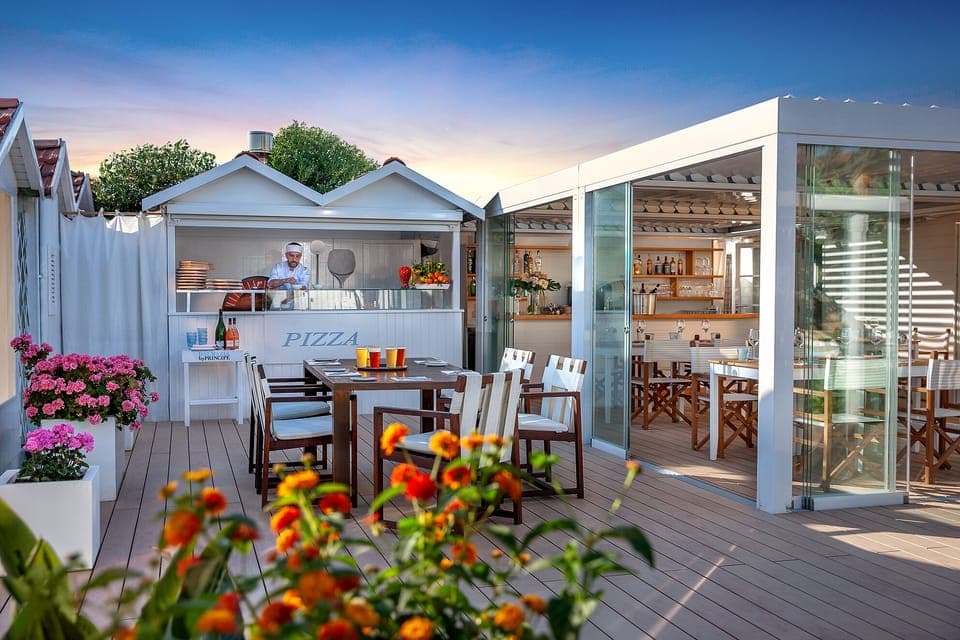 3 restaurants, lunch, dinner, brunch served; Italian cuisine