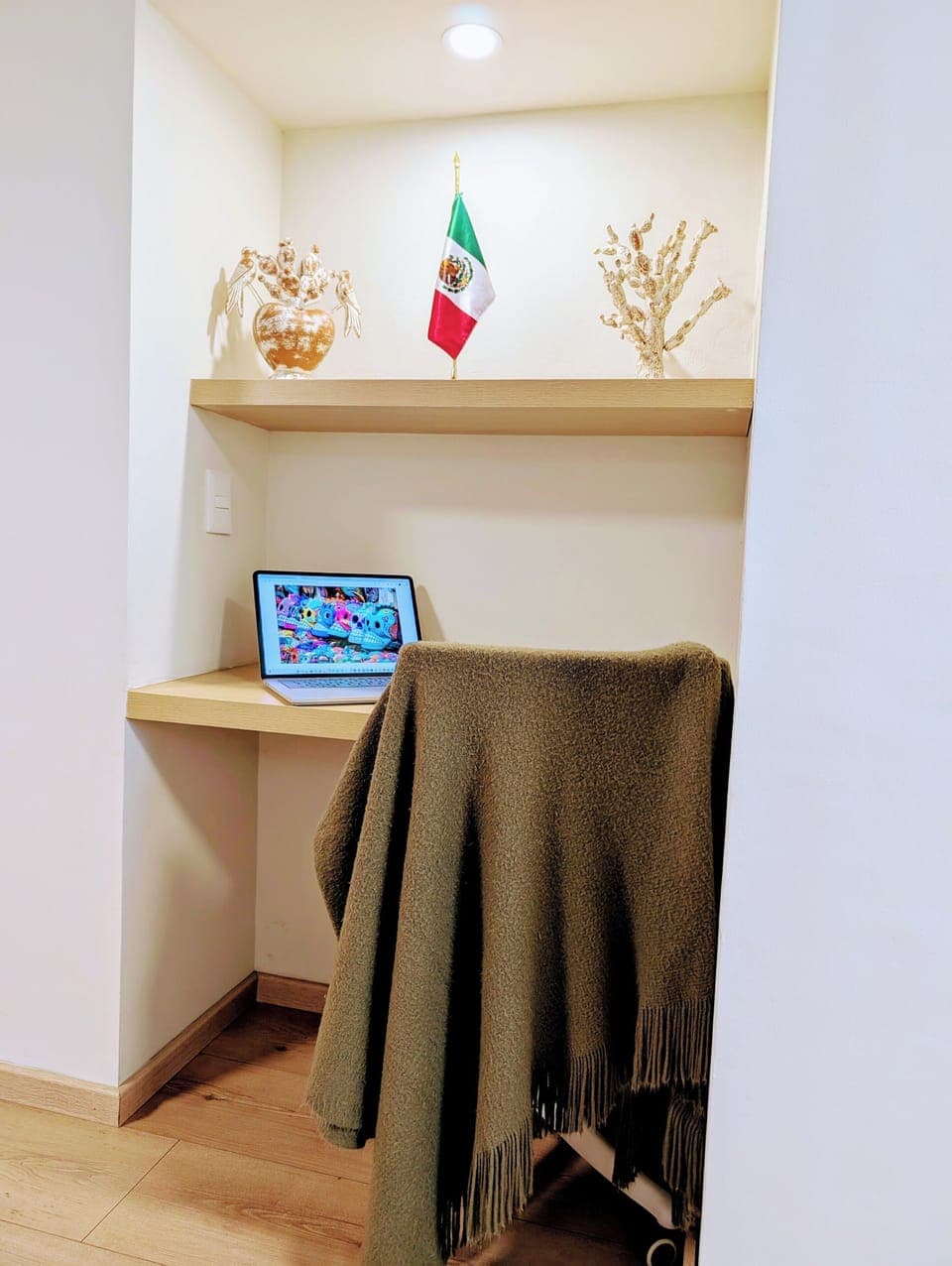 54-inch Smart TV with cable channels, TV, Netflix