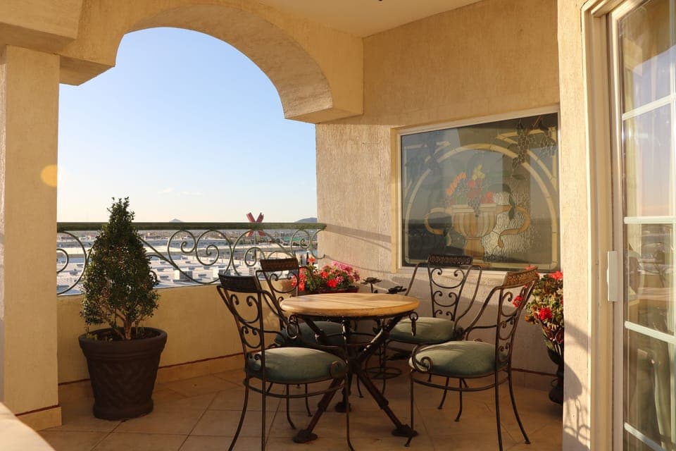 Honeymoon Suite | Courtyard view