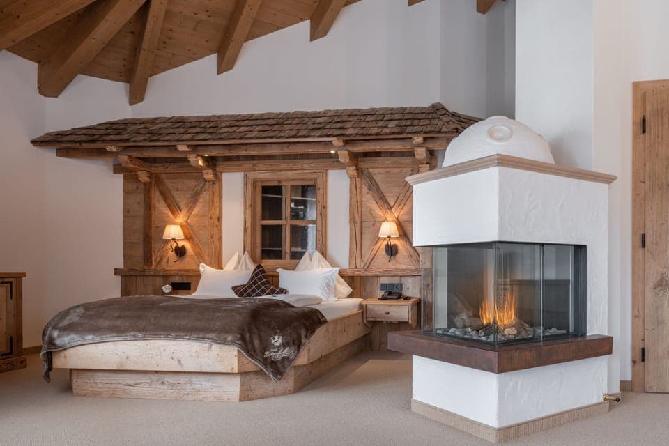 Presidential Suite | Premium bedding, down comforters, minibar, in-room safe