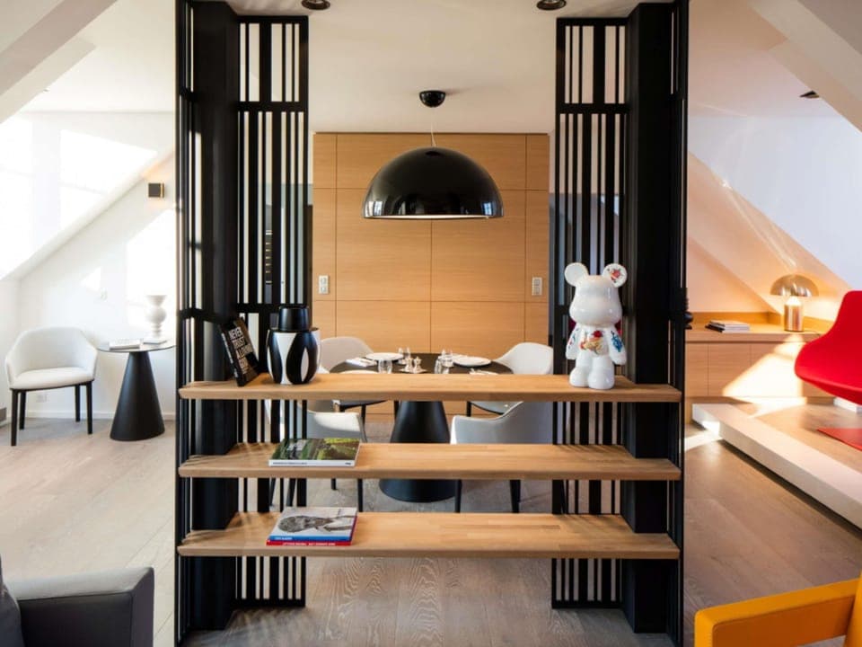 Premium Room, 1 King Bed | Premium bedding, pillowtop beds, free minibar, in-room safe