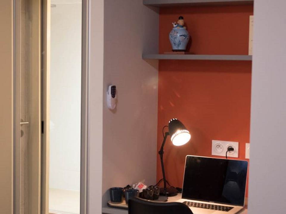 Junior Suite | 1 bedroom, in-room safe, blackout drapes, soundproofing