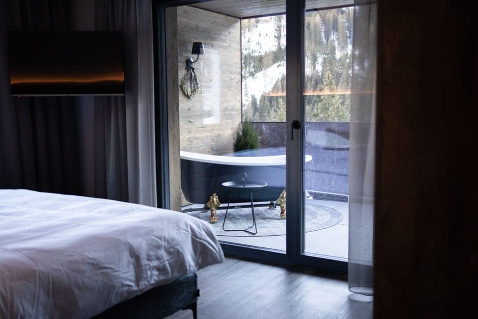 Deluxe Penthouse, Sauna (Panorama Queen) | Frette Italian sheets, premium bedding, down comforters