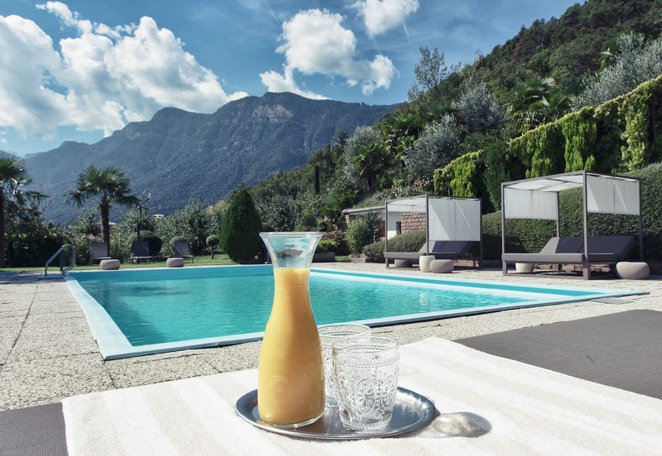 Indoor pool, seasonal outdoor pool