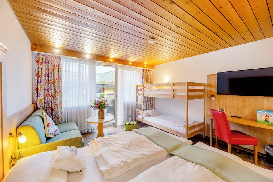 Family Double Room, 1 Bedroom, Non Smoking | Hypo-allergenic bedding, in-room safe, laptop workspace, blackout drapes