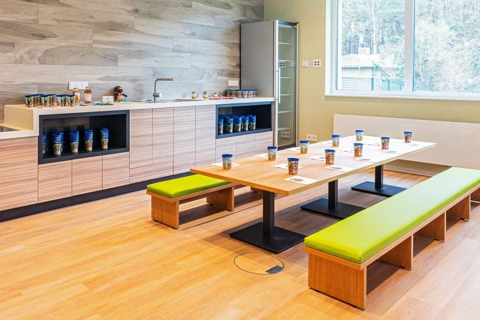 Breakfast, lunch, dinner served; Regional cuisine, garden views 