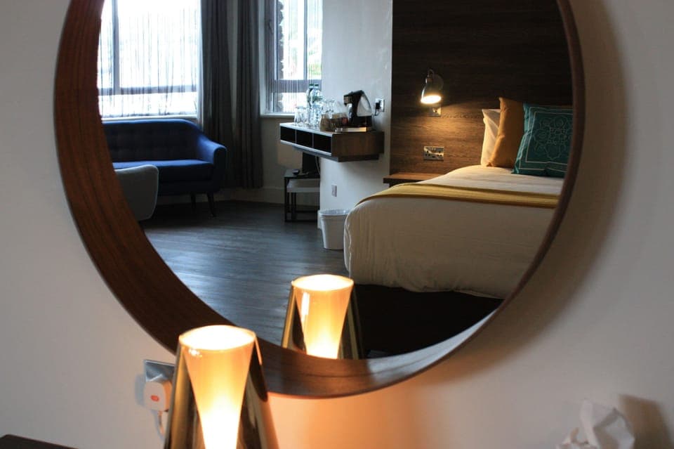 Individually decorated, individually furnished, desk, soundproofing