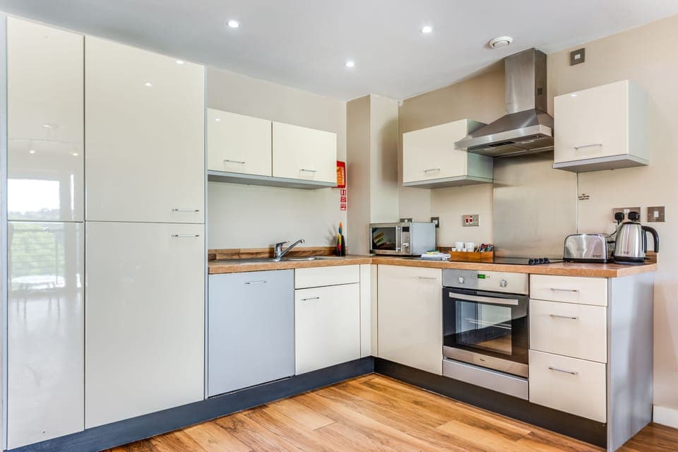 Liberty 2 Bedroom | Private kitchen | Fridge, microwave, oven, dishwasher