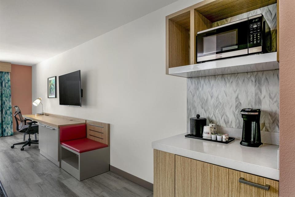 Room, 1 King Bed | Desk, laptop workspace, blackout drapes, iron/ironing board