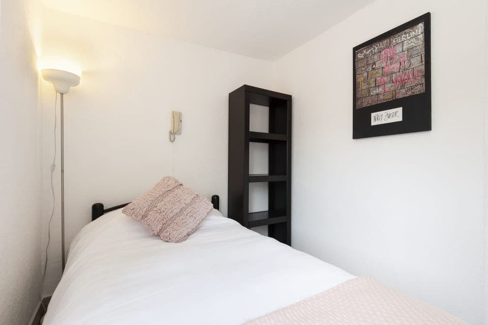 Basic Single Room | Desk, laptop workspace, free WiFi, bed sheets