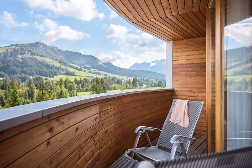 Superior Double Room (DZX2) | Hypo-allergenic bedding, in-room safe, desk, laptop workspace