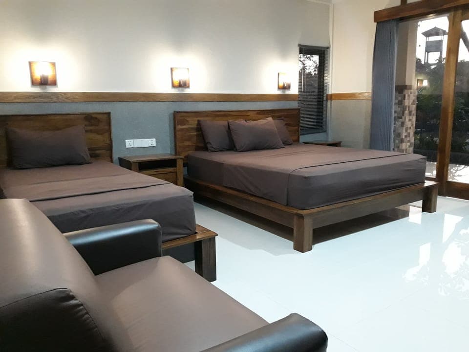 Deluxe Triple Room, Bathtub, Poolside | Hypo-allergenic bedding, desk, soundproofing, free WiFi