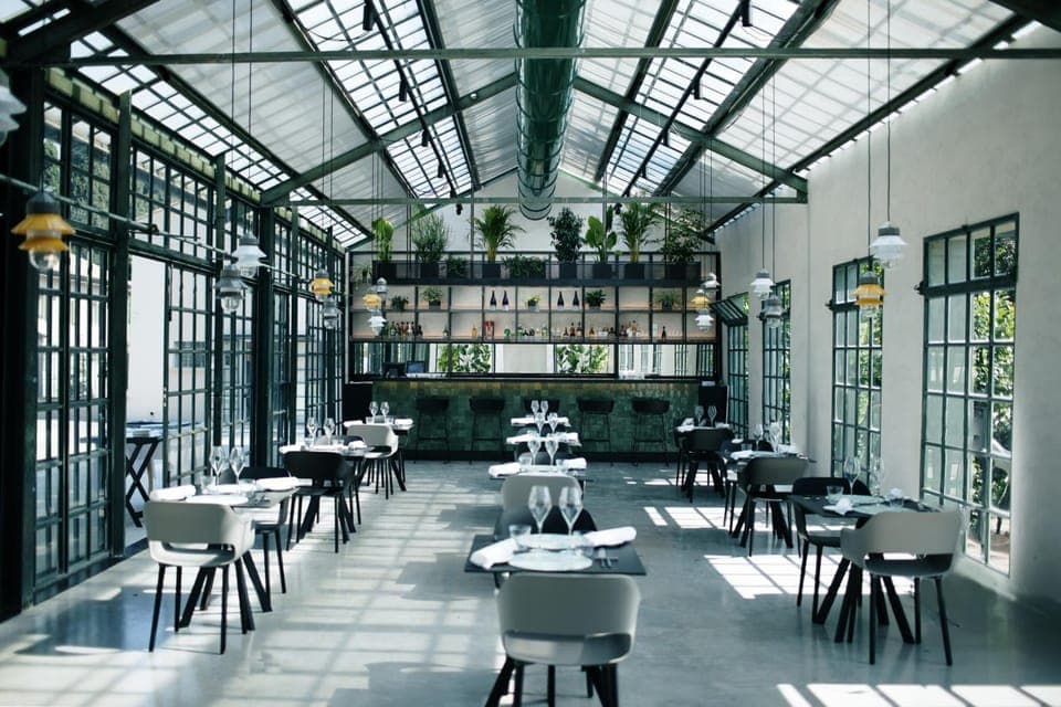 Lunch and dinner served, Italian cuisine