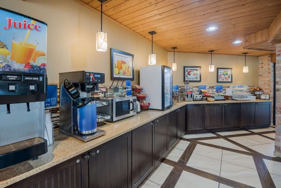 Free daily on-the-go breakfast