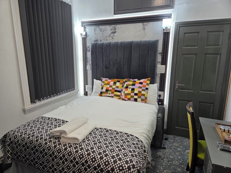 Classic Double Room | Premium bedding, individually decorated, individually furnished, desk