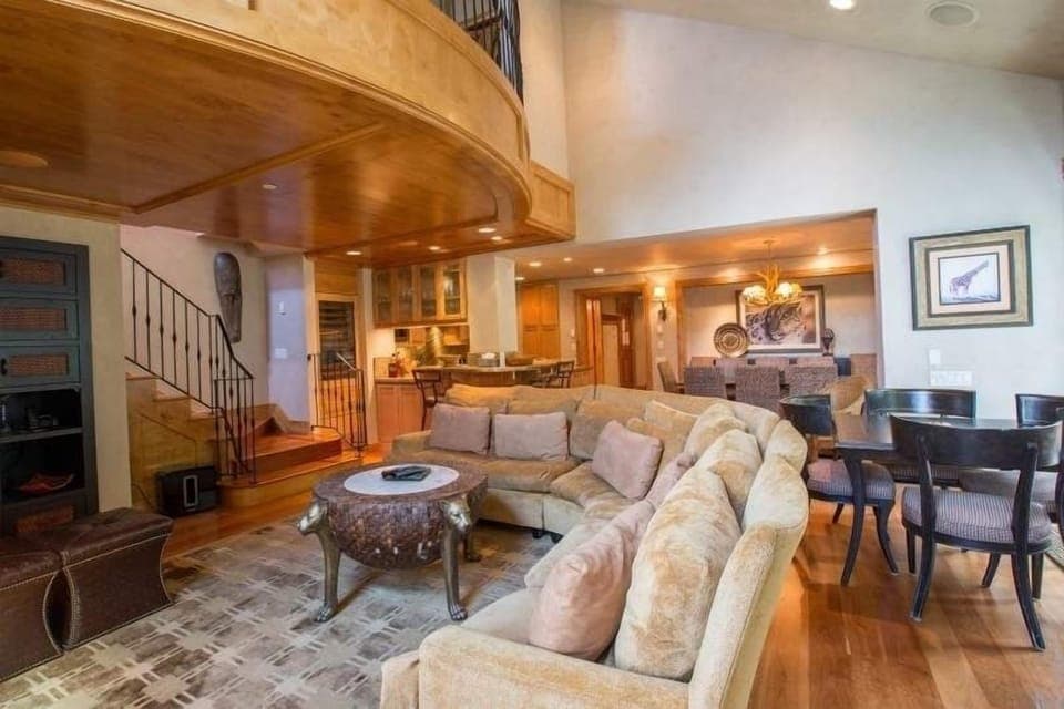 Condo, 3 Bedrooms | Living room