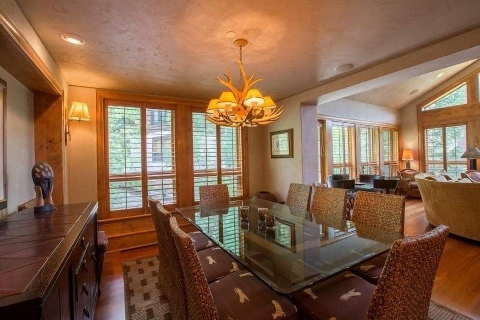 Condo, 3 Bedrooms | Dining