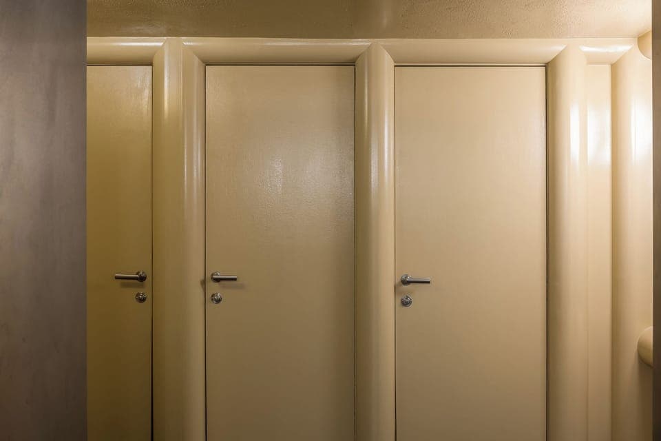 Breakfast, lunch and dinner served