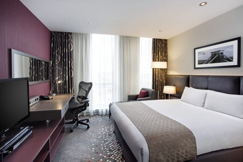 In-room safe, desk, laptop workspace, soundproofing