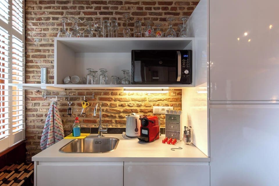 Luxurious Holy Roman Empire Suite | Private kitchenette | Fridge, microwave, coffee/tea maker, electric kettle