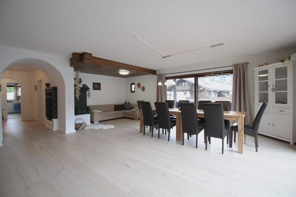 Apartment, 4 Bedrooms (Kaiserstube) | In-room dining