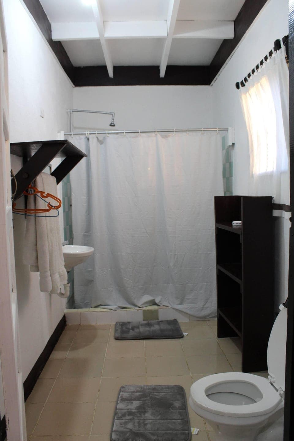 Comfort Quadruple Room | Bathroom | Shower, free toiletries, towels, soap