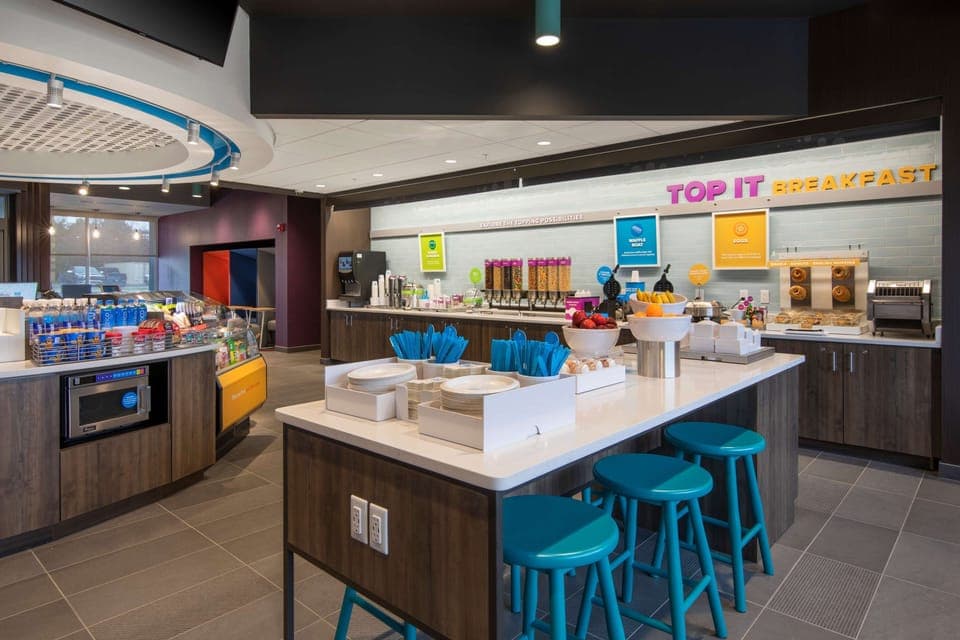 Free daily continental breakfast