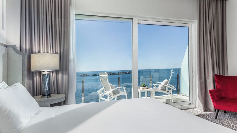 Luxury Double or Twin Room, Balcony, Sea View | Hypo-allergenic bedding, minibar, in-room safe, desk