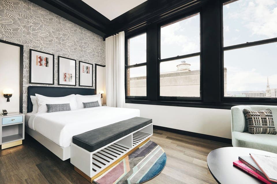 Executive Room, 1 King Bed, Corner | Down comforters, desk, laptop workspace, free WiFi