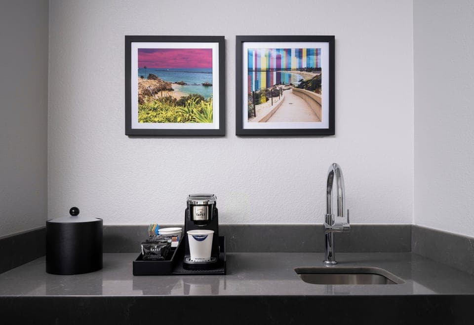 Hypo-allergenic bedding, in-room safe, desk, laptop workspace