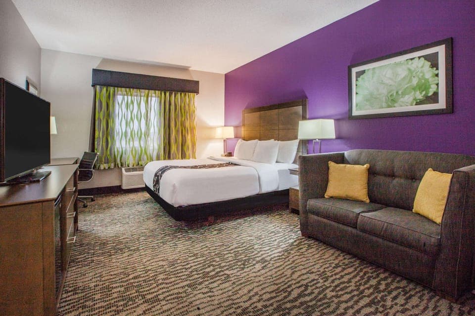 In-room safe, desk, iron/ironing board, free cribs/infant beds