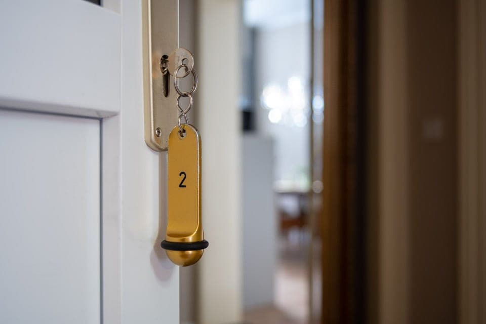 Basic Apartment (2) | 1 bedroom, down comforters, individually decorated