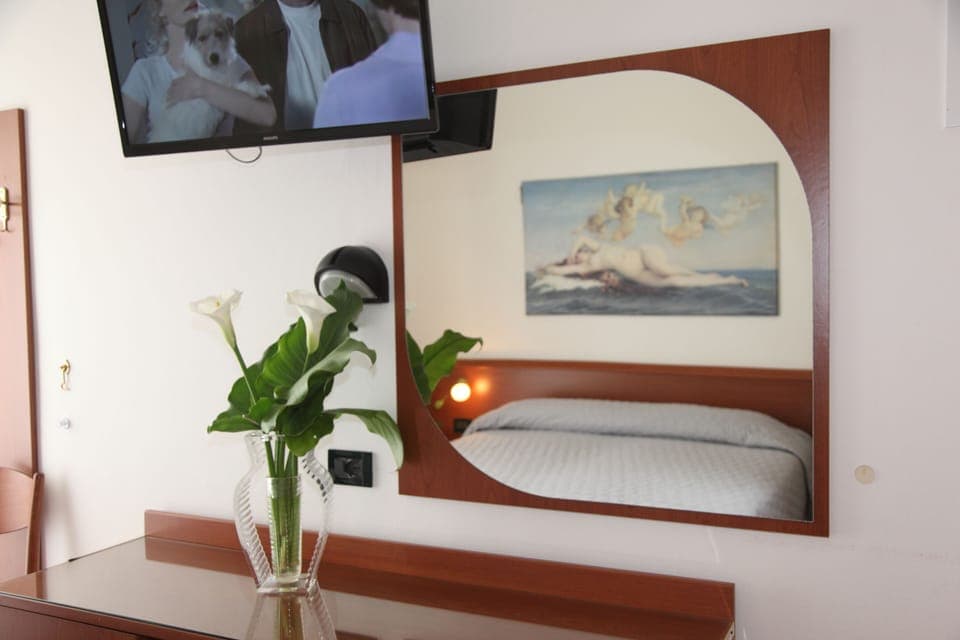 Superior Quadruple Room | Minibar, in-room safe, desk, free WiFi