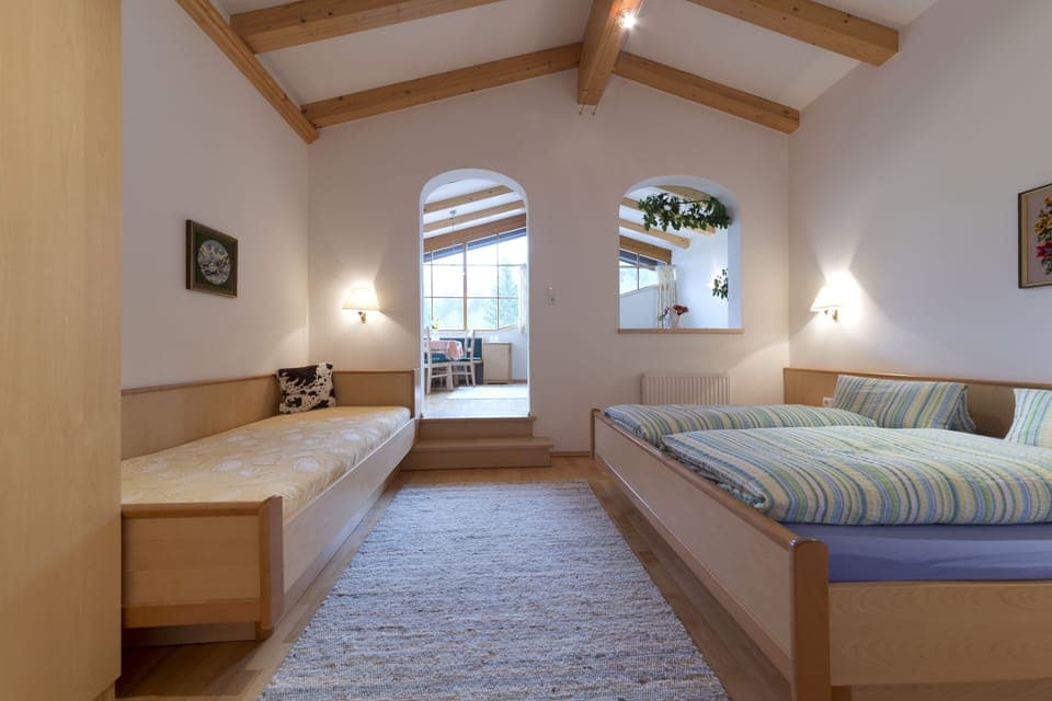 Deluxe Room | Soundproofing, bed sheets