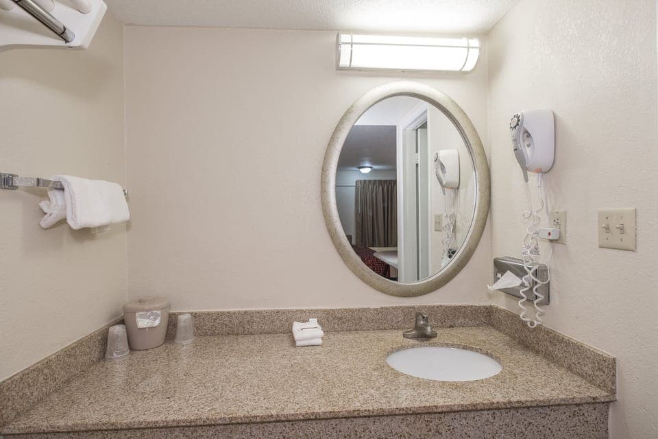 Free toiletries, towels