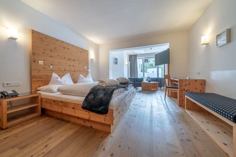 Junior Suite | Premium bedding, in-room safe, individually decorated
