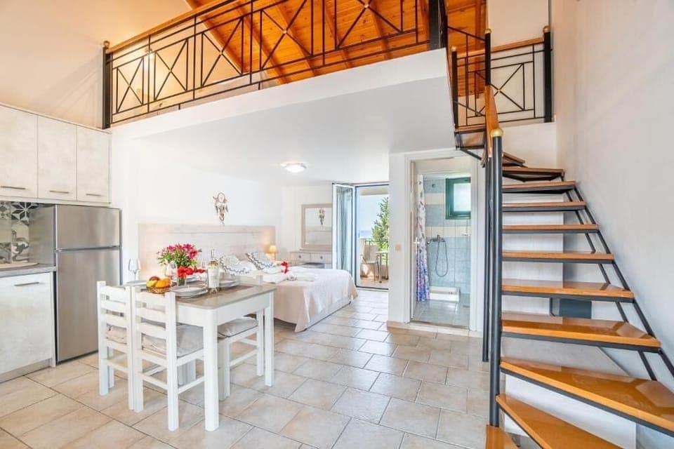 Premium Duplex | In-room safe, soundproofing, free wired internet