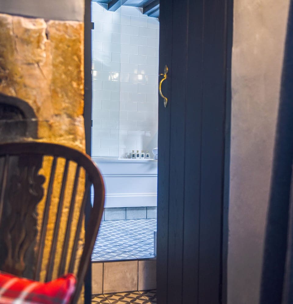 Classic Twin Room | In-room safe, individually decorated, desk, iron/ironing board