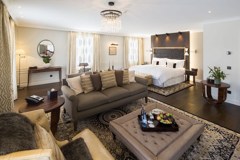 Luxury Suite, 1 King Bed, Balcony, Lake View | Hypo-allergenic bedding, free minibar, in-room safe, desk