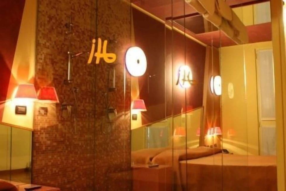 Superior Double Room | In-room safe, desk, blackout drapes, free WiFi