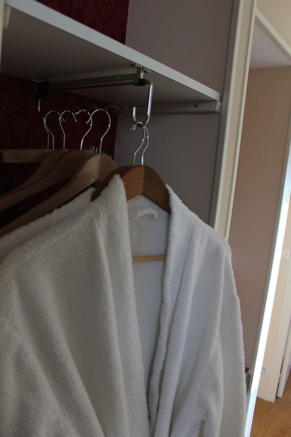 Suite, 1 King Bed, Non Smoking (Sofabed is a double bed;Larger Room) | Pillowtop beds, minibar, in-room safe, desk