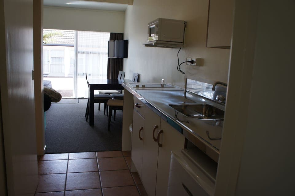 Premium Room, 1 Bedroom | Private kitchen | Fridge, microwave, stovetop, electric kettle