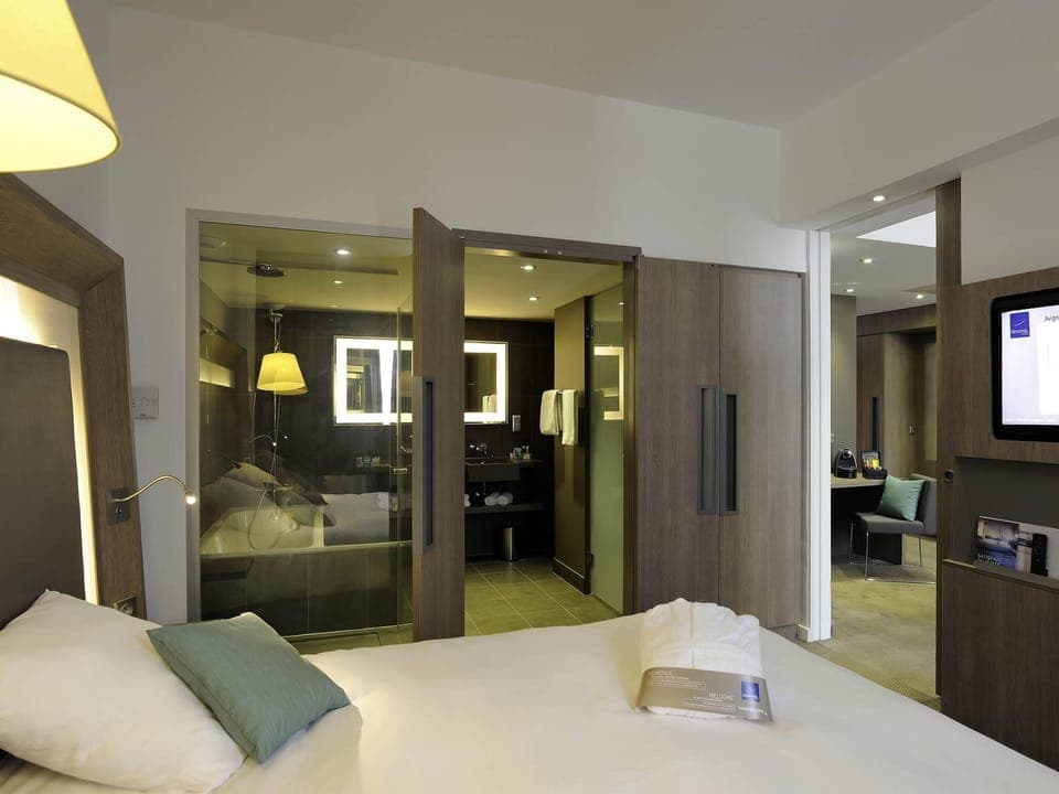 Minibar, in-room safe, desk, blackout drapes