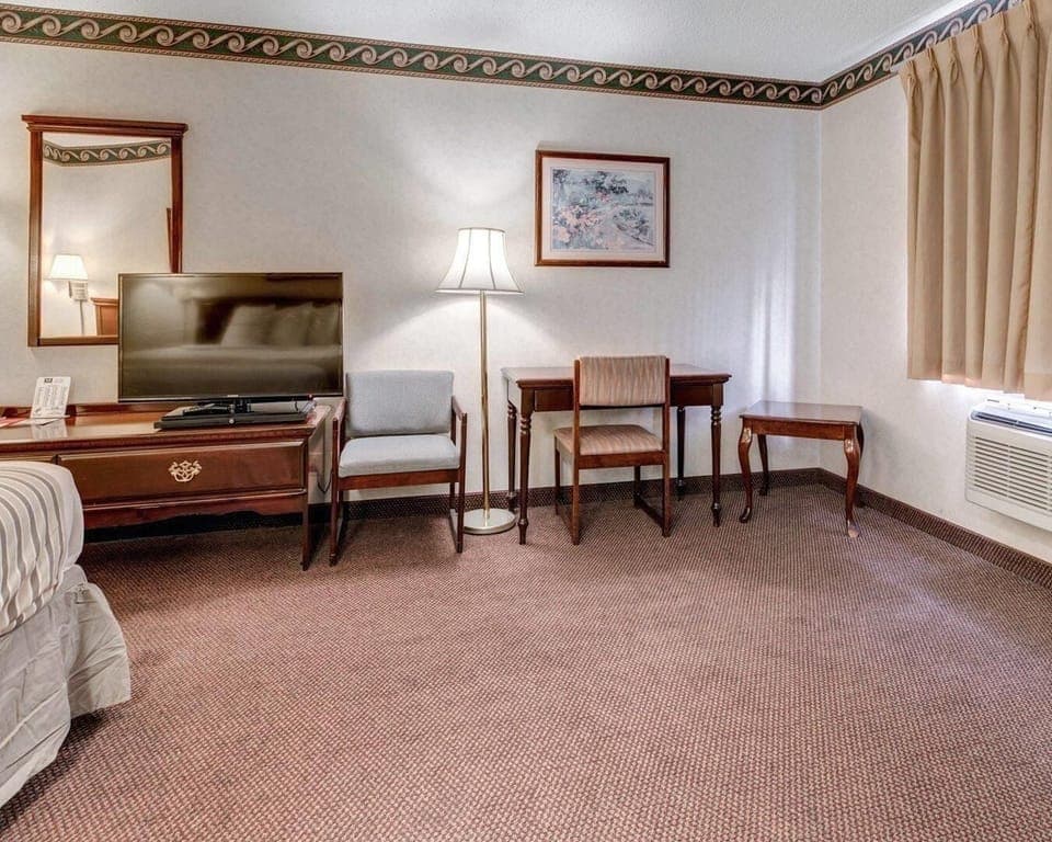 Desk, free WiFi, bed sheets, alarm clocks