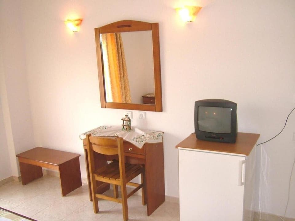 In-room safe, desk, laptop workspace, blackout drapes