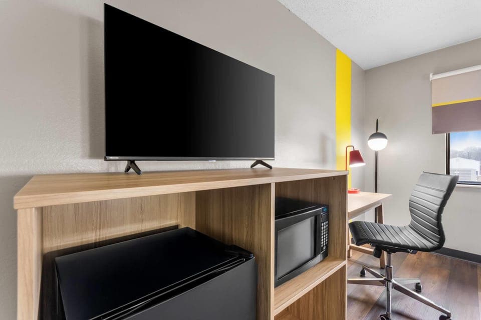 Standard Room, 2 Queen Beds | Desk, blackout drapes, free cribs/infant beds, rollaway beds