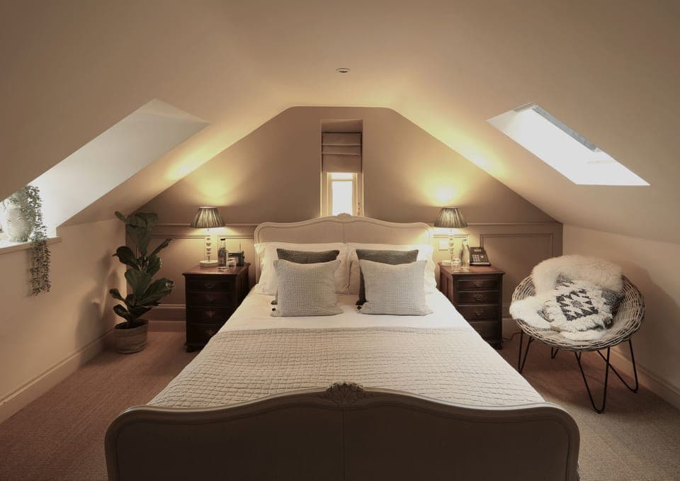 Deluxe Double Room, 1 Double Bed | Iron/ironing board, free WiFi, bed sheets