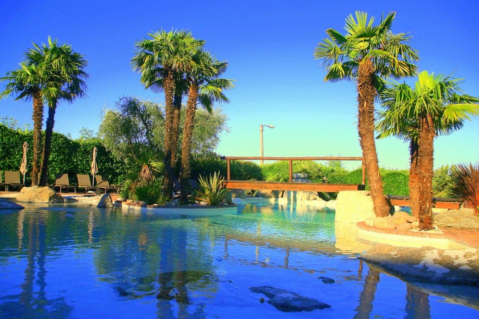 3 outdoor pools, pool umbrellas, sun loungers