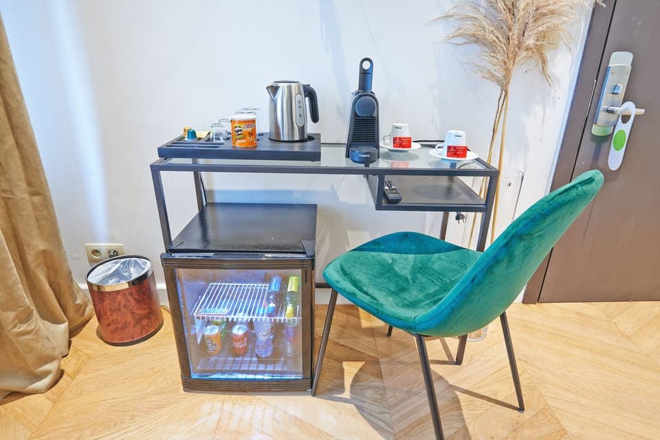 Business Double Room | Bathroom | Hair dryer, towels, toilet paper