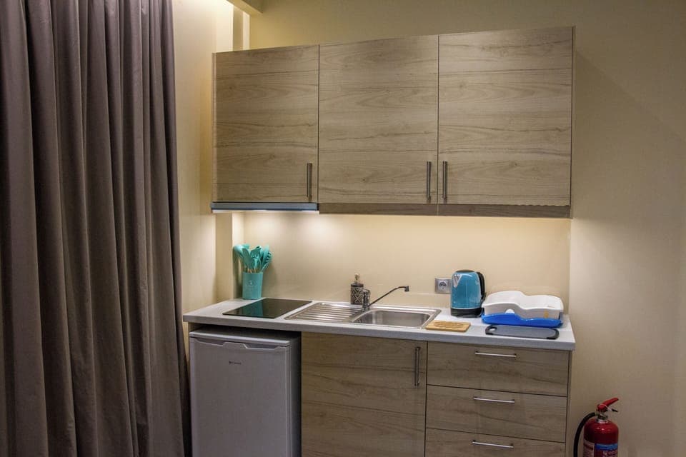 32-inch flat-screen TV with satellite channels